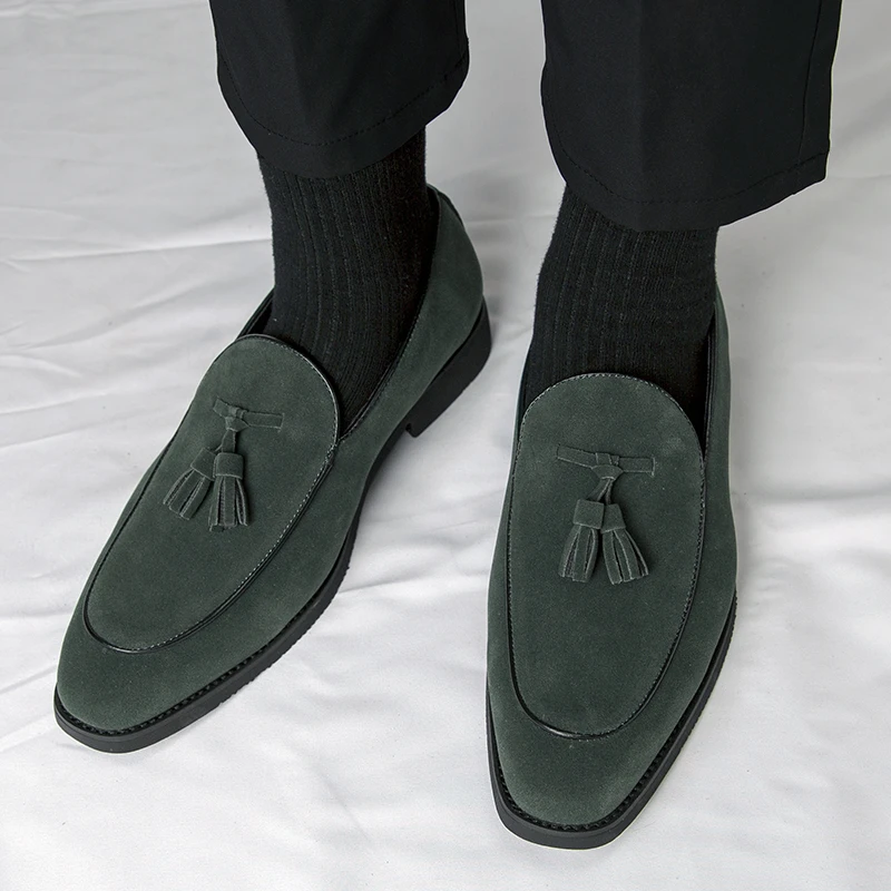 

Fashion Male Loafers Outdoor Men's Leather Casual Shoes Breathable Slip-on Flats Formal Business Shoes Holiday Party Moccasins