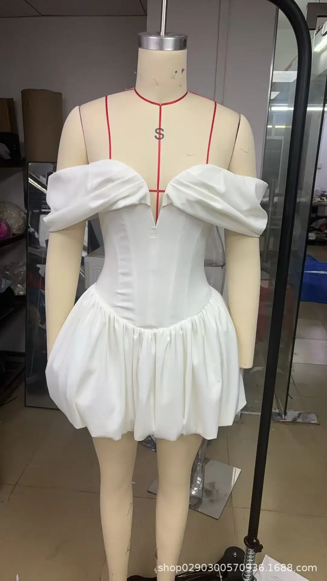 Robe de soirée élégante pour femmes, tenue d'anniversaire, Sexy, col en V, épaules dénudées, robes moulantes en arête de poisson, nouvelle collection 2025