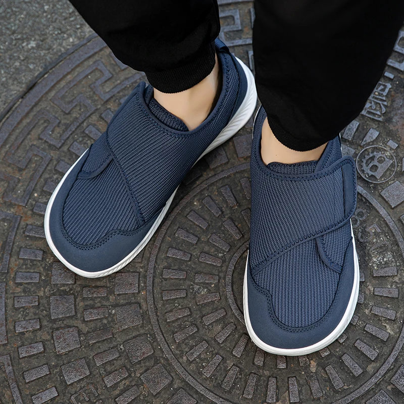 Atmungsaktive Netz‑Freizeitschuhe für Herren mit breiter Zehenkappe, verstellbarer Klettverschluss, leichte stoßdämpfende Sohle, orthopädische Schuhe für Senioren, Hallux Valgus, geschwollene Füße und diabetische Füße – Detail 7