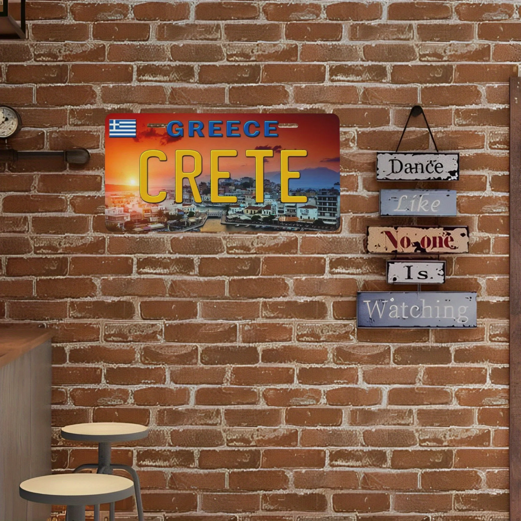 لوحة ترخيص ألومنيوم مخصصة مزخرفة، مشهد جميل للمدنى الساحلية في كريت، مزينة بألواح الترخيص اليونانية