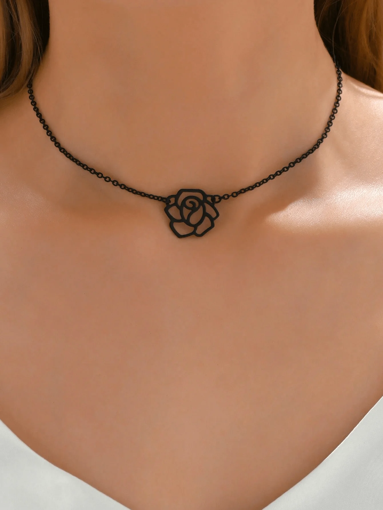 1pc Fashionable Hollow Out Flower Decor Necklace For Women For Daily Decoration Valentines,Mom,Mother,Mother's Day,Gift