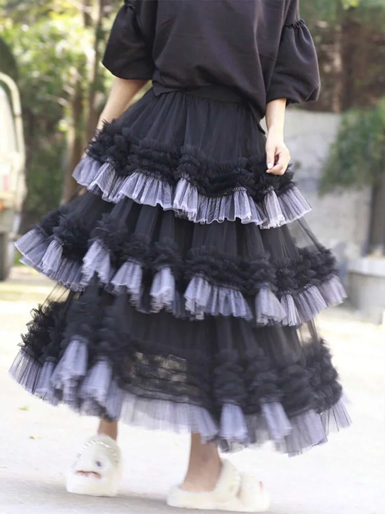 

Black gray contrasting mesh cake skirt with multi-layered ruffle edge design, versatile for daily use on the street