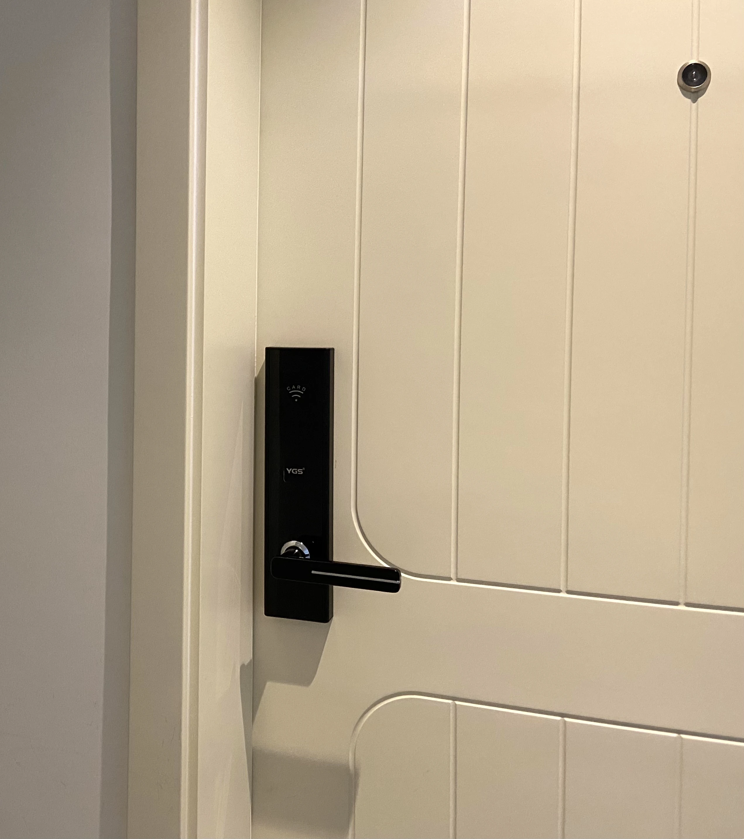 鮮やかな黒色のアルミニウム合金製電子RFIDカードキーレスス - Hotel Lock Card System のレビューと価格