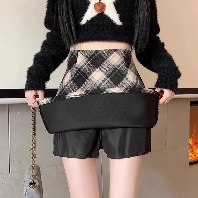 

Vintage Plaid Woolen Skirt Women's Autumn Winter 2024 New Anti-Exposure High-Waisted Slimming A- Line Mini Dress