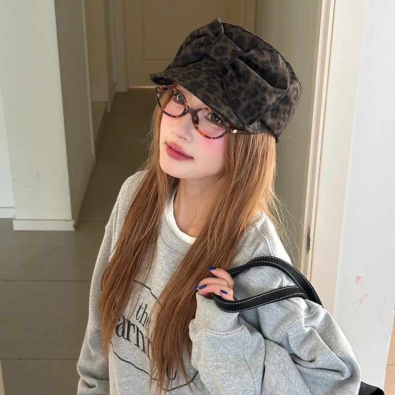 Koreanische personalisierte Leopardenmuster-Schleifen-Reitermütze, Frühling und Herbst, Retro-Britische Street-Fashion-Schirmmütze für Damen, Baskenmütze – Detail 5