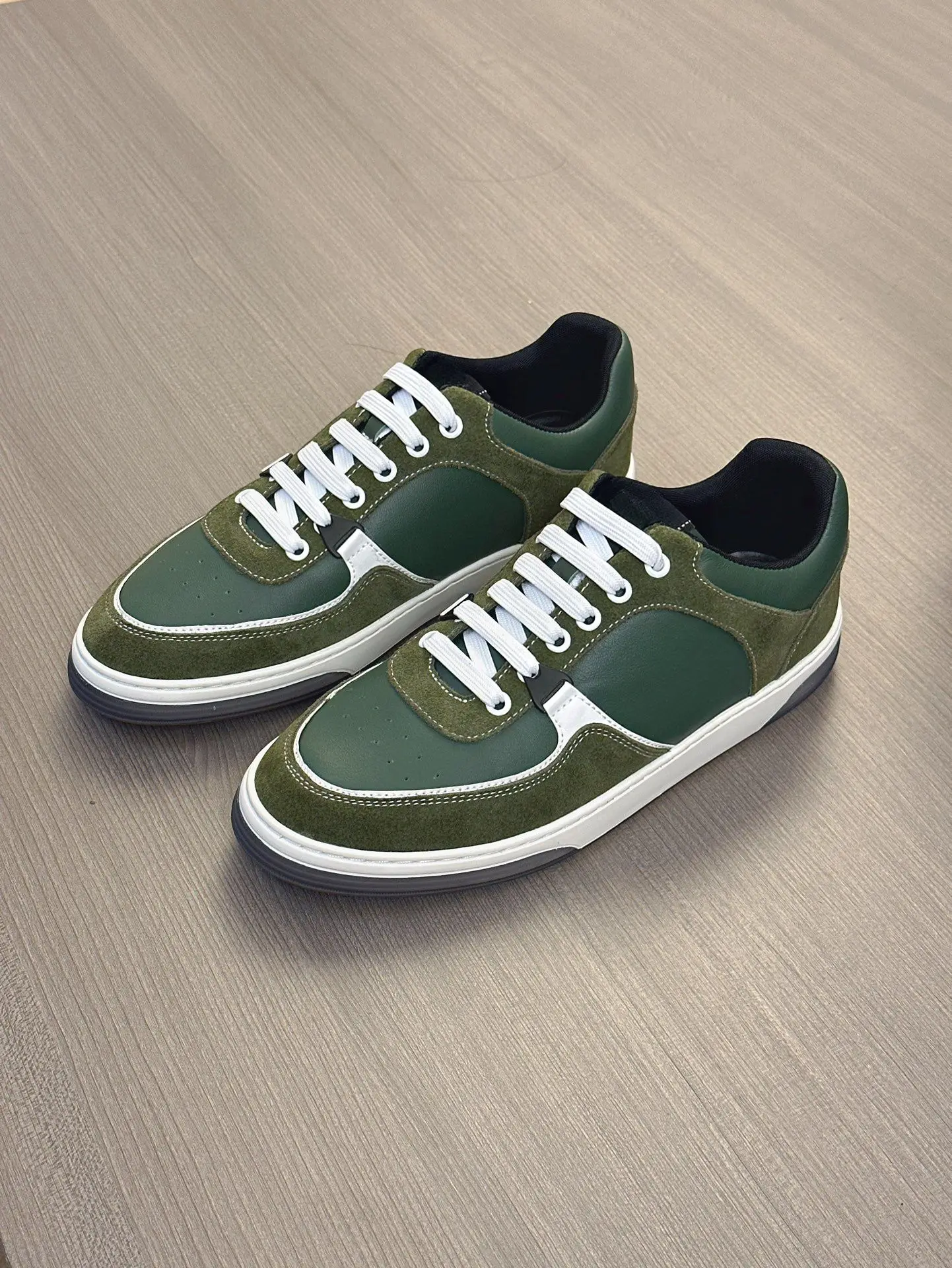Street Hip Hop Unisex Low Top Board Sneakers PU Upper Skateboard Shoes Wear Resistant Outsole Fashion Casual Footwear Men Women Daily Party Outdoor Activity Couple Shoes Multi Colors