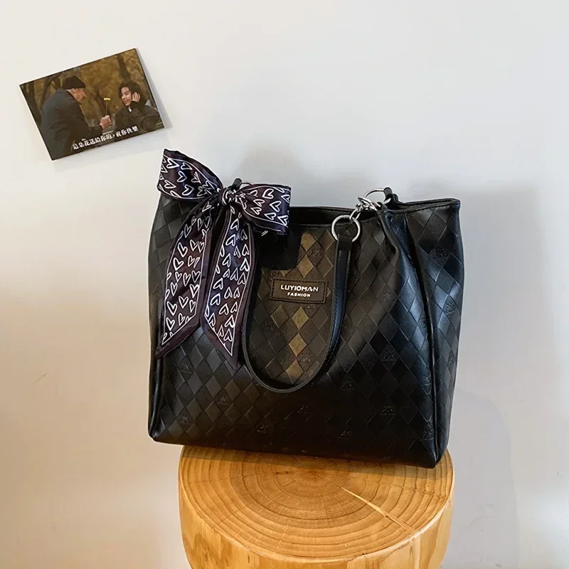 

2025 Niche Light Luxury Convertible Leather Tote - Women's Versatile Work Commuter Bag with Adjustable Strap