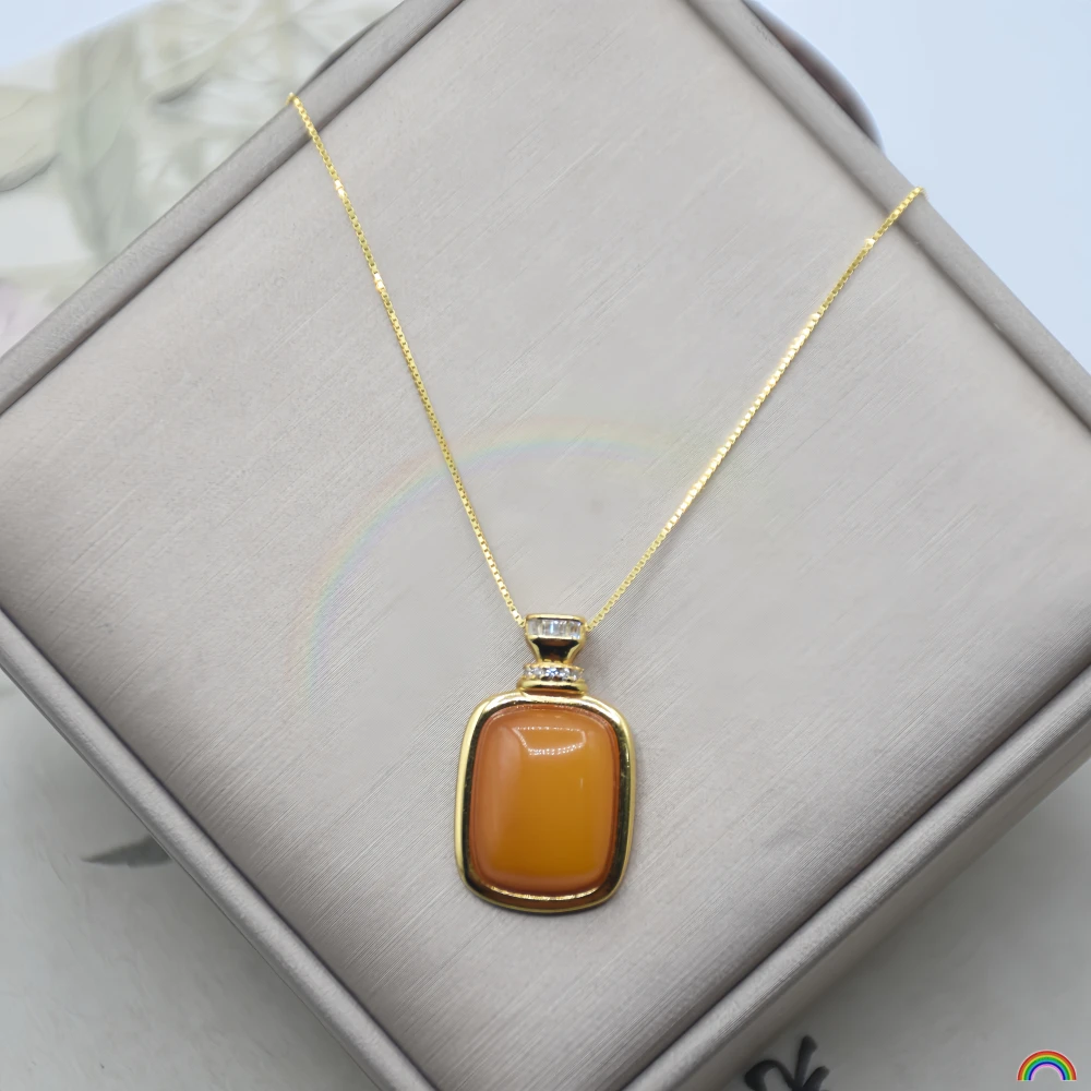 Natural amber pendant, entirely made of S925 chicken oil yellow amber, safe and sound, hanging necklace, Rwbuy