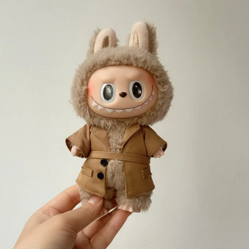 

Vintage Trench Coat for Labubu - High-Quality Autumn & Winter Outfit for 17cm Labubu Vinyl Dolls