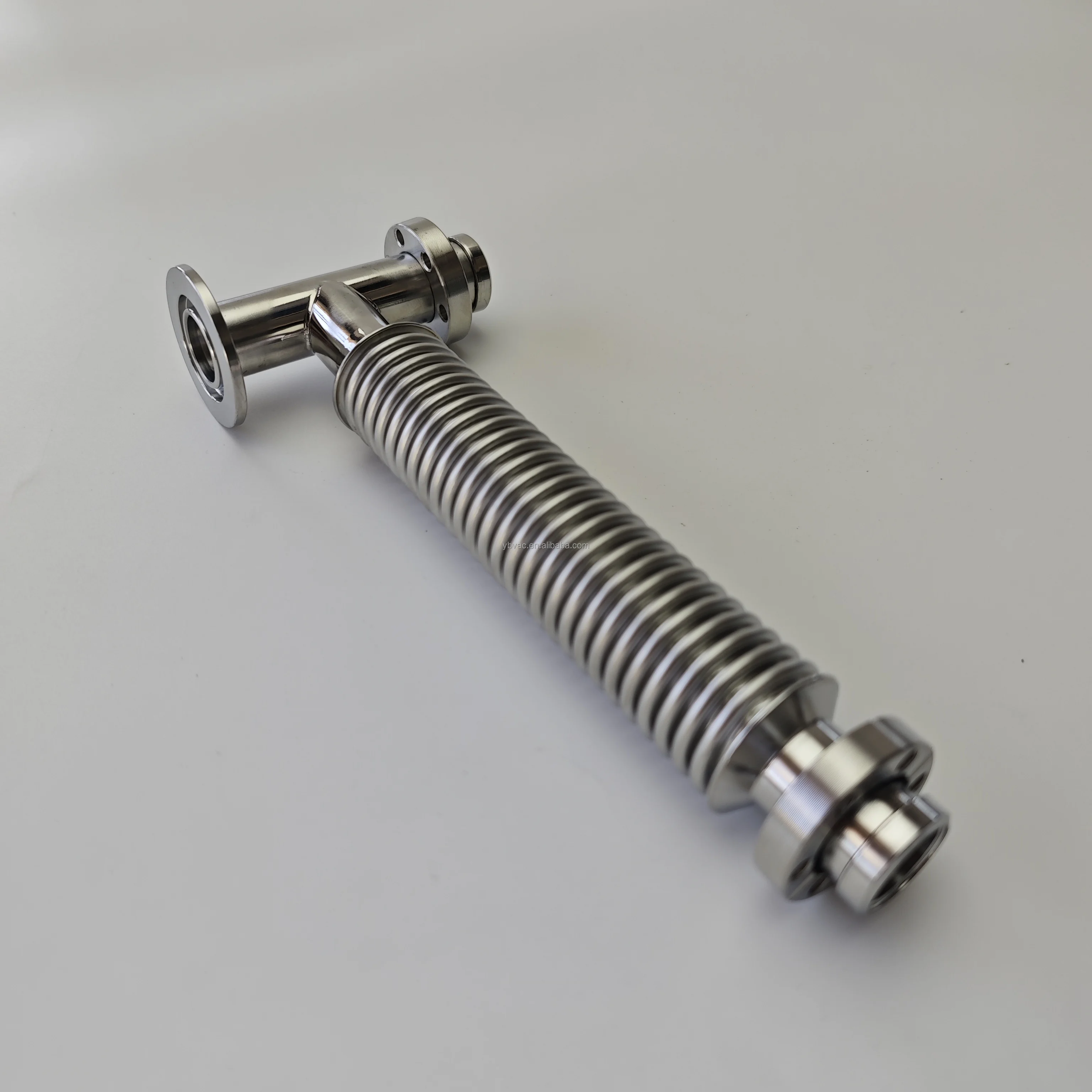 Рисунок 4 - Изготовленный на заказ фланец KF с тройным зажимом