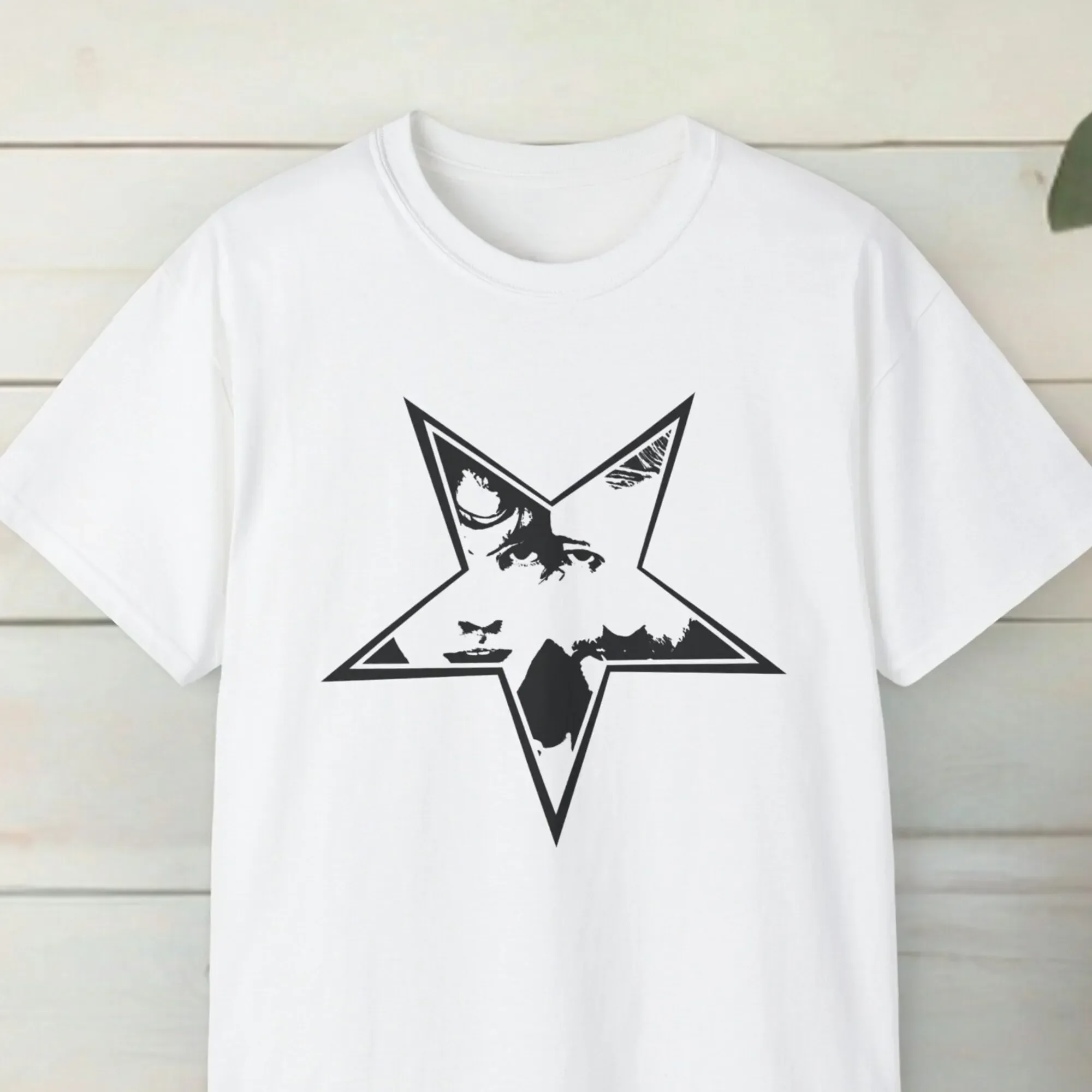 Π€ΡΡΠ±ΠΎΠ»ΠΊΠ° LANY Ρ ΠΈΠ·ΠΎΠ±ΡΠ°ΠΆΠ΅Π½ΠΈΠ΅ΠΌ Π·Π²Π΅Π·Π΄Π½ΠΎΠ³ΠΎ Π»ΠΈΡΠ°, ΠΠ±Π»ΠΎΠΆΠΊΠ° Π°Π»ΡΠ±ΠΎΠΌΠ° Π΄Π»Ρ ΠΌΠ°Π»ΡΡΠΈΠΊΠΎΠ², Π Π΅ΡΡΠΎ ΡΡΠΈΠ»Ρ, ΠΎΠ΄Π΅ΠΆΠ΄Π° Π΄Π»Ρ ΡΠ°Π½Π°ΡΠΎΠ², ΡΠ°Π·ΠΌΠ΅ΡΡ, Π΄Π»ΠΈΠ½Π½ΡΠ΅ ΠΈΠ»ΠΈ ΠΠΎΡΠΎΡΠΊΠΈΠ΅ ΡΡΠΊΠ°Π²Π° Π€ΡΡΠ±ΠΎΠ»ΠΊΠ° LANY Ρ ΠΈΠ·ΠΎΠ±ΡΠ°ΠΆΠ΅Π½ΠΈΠ΅ΠΌ Π·Π²Π΅Π·Π΄Π½ΠΎΠ³ΠΎ Π»ΠΈΡΠ°, ΠΠ±Π»ΠΎΠΆΠΊΠ° Π°Π»ΡΠ±ΠΎΠΌΠ° Π΄Π»Ρ ΠΌΠ°Π»ΡΡΠΈΠΊΠΎΠ², Π Π΅ΡΡΠΎ ΡΡΠΈΠ»Ρ, ΠΎΠ΄Π΅ΠΆΠ΄Π° Π΄Π»Ρ ΡΠ°Π½Π°ΡΠΎΠ², ΡΠ°Π·ΠΌΠ΅ΡΡ, Π΄Π»ΠΈΠ½Π½ΡΠ΅ ΠΈΠ»ΠΈ ΠΠΎΡΠΎΡΠΊΠΈΠ΅ ΡΡΠΊΠ°Π²Π°