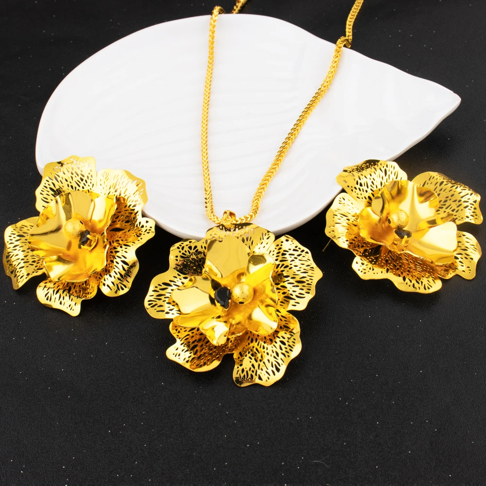 

Fashion Jewelry Women's Flower Necklace Nigeria Luxurious Gold Necklace Earring Set Suitable for Party Wedding