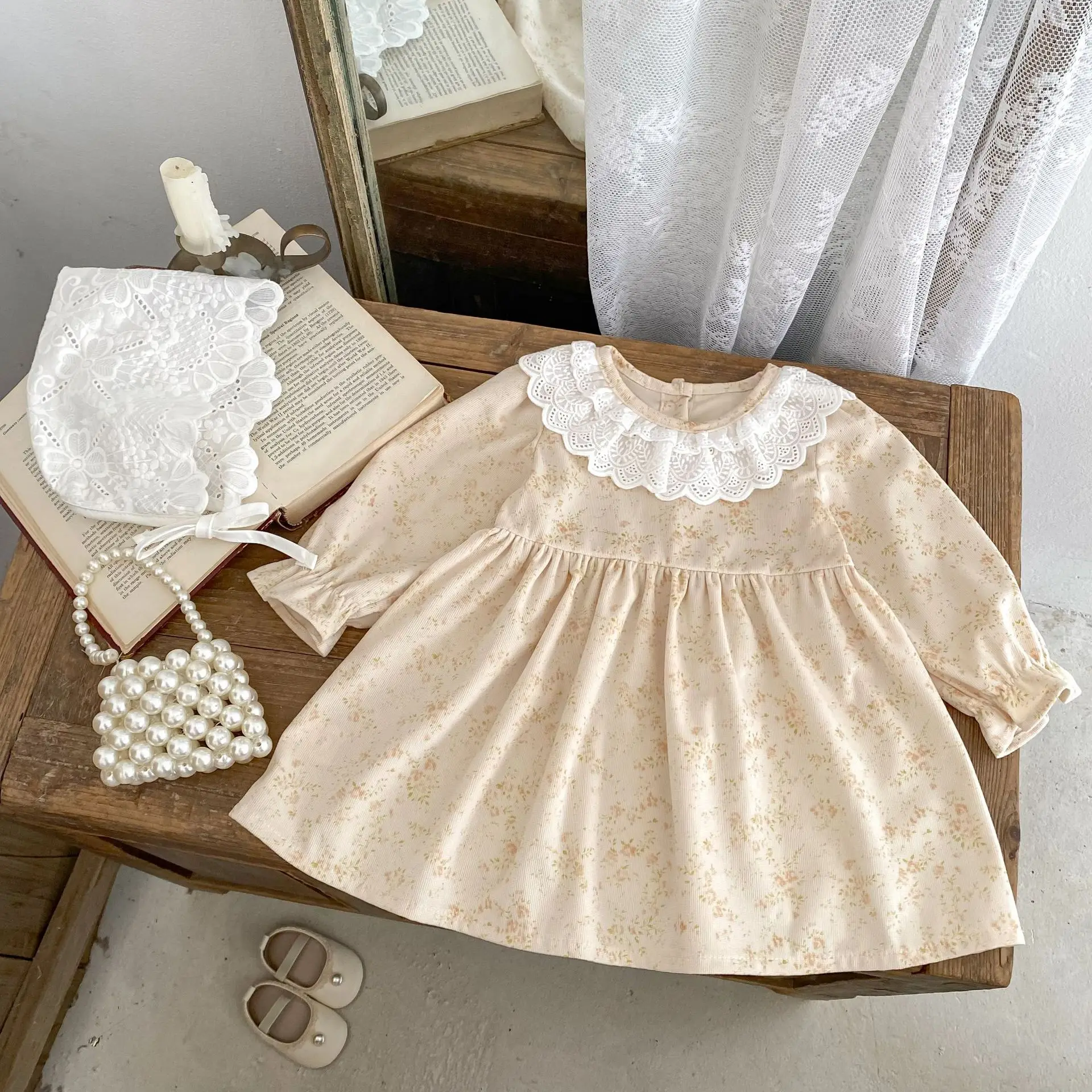 

2025 Autumn New Baby Girl Lace Collar Floral Dress Cotton Infant Toddler Long Sleeve Corduroy Dress Girls Sweet Princess Dress