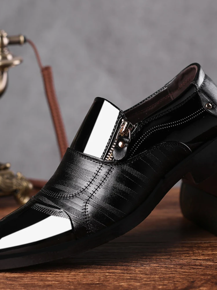 Italian Black Formal Shoes Men Loafers Wedding Dress Patent Leather Oxford Shoes for Men\'s Leather