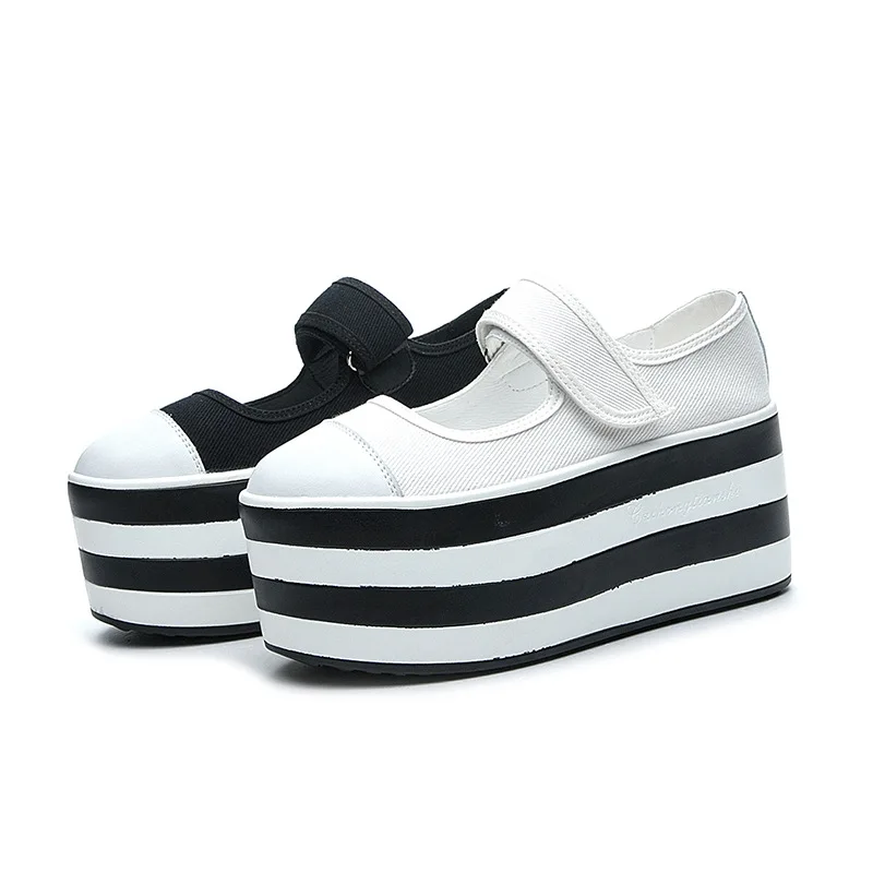 

НОВЫЕ джинсовые летние женские кроссовки на платформе 8 см в уличном стиле, дышащие женские ботинки на танкетке, повседневная осенняя обувь Мэри Джейн на крючках