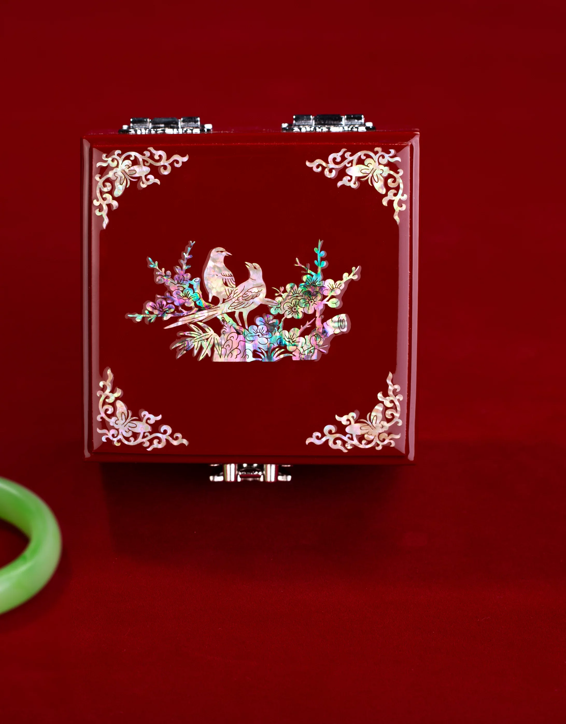 mother-of-pearl-lacquer-jewelry-storage-box-ring-box-wedding-birthday-gift