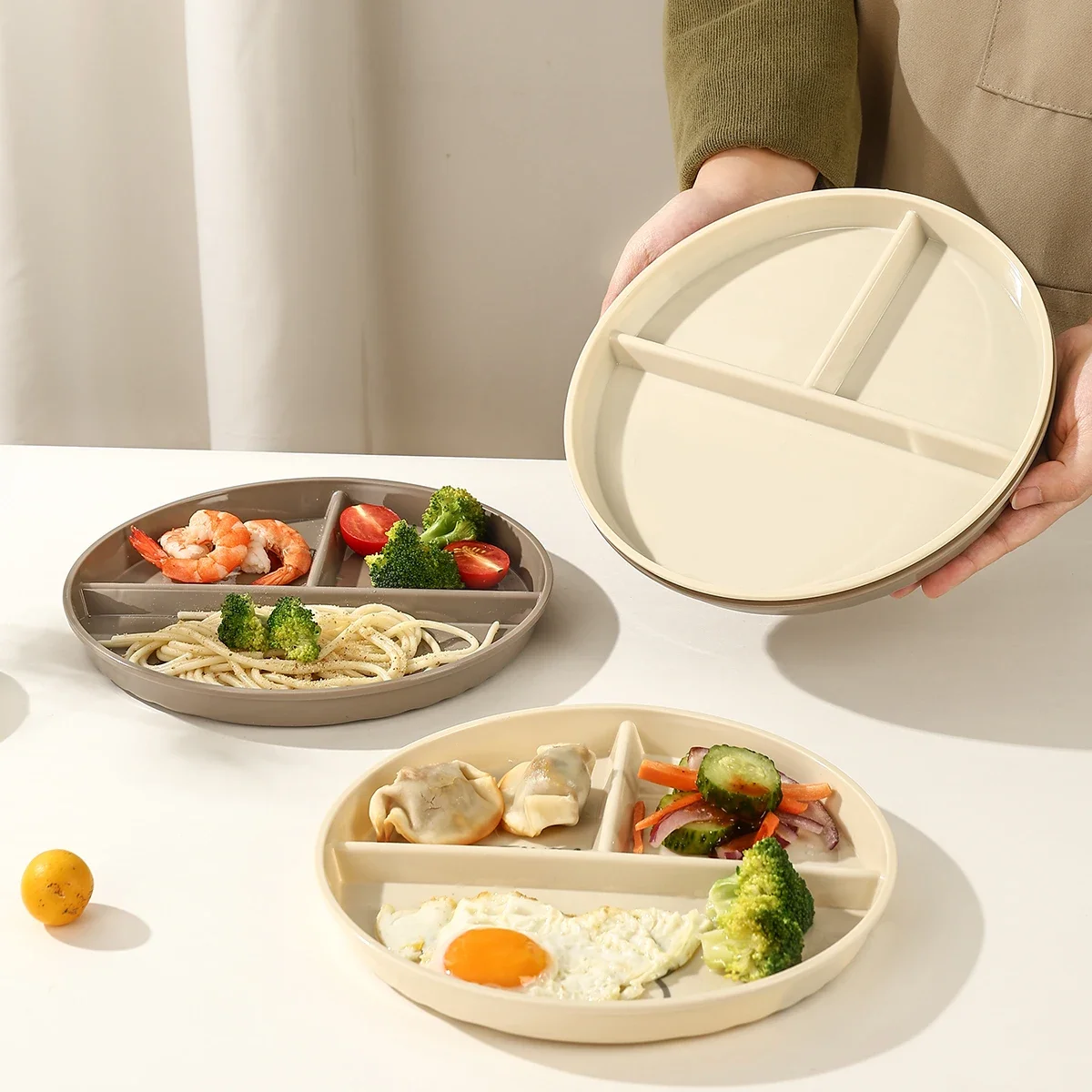 Round Plastic Divided Dinner Plate Reusable Control Diet Fruit Salad Plate Kids Food Plate Microwave&Dishwasher Safe Tableware
