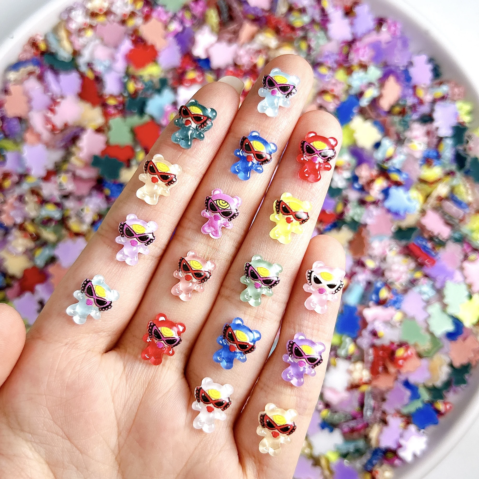 30PCS 3D Gelatina Occhiali Colorati Bambola Resina Pendenti E Ciondoli Per Unghie Cartone Animato Adorabile Ciuccio Bambola Unghie artistiche Decorazioni per Unghie Forcina FAI DA TE