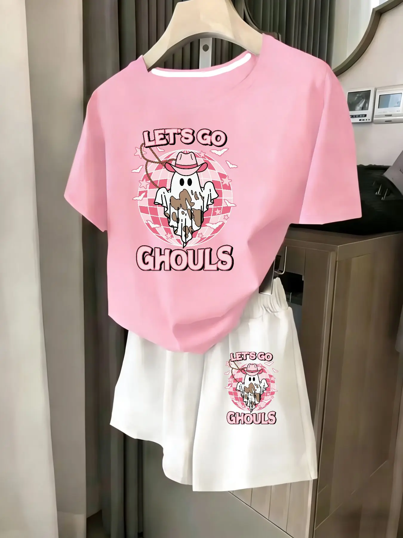 Conjunto de 2 piezas para mujer, camiseta informal con cuello redondo y manga corta con estampado aleatorio, pantalones cortos con cintura elástica, traje cómodo para vacaciones en la playa de verano