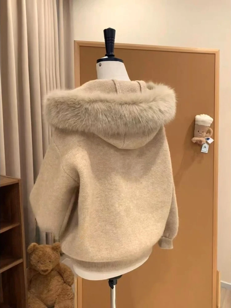 

Повседневный кардиган большого размера в американском стиле с капюшоном, винтажный женский теплый свитер с меховым воротником, осень-зима, мягкий свободный вязаный топ 2025