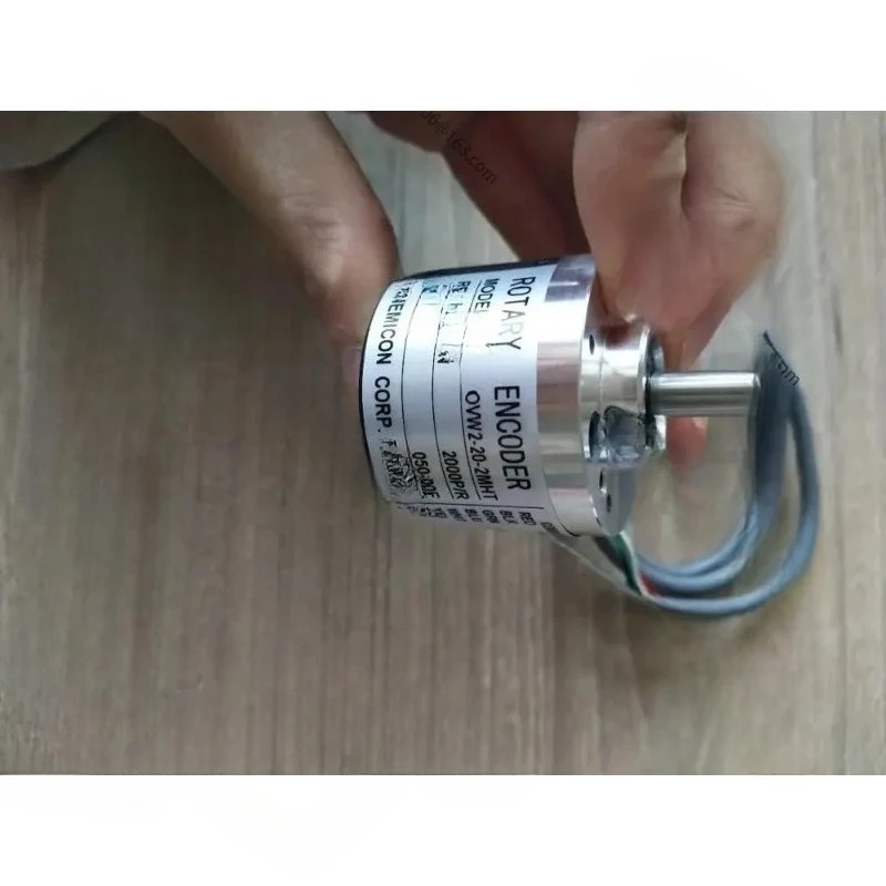 

Supply new OVW2-20-2MHT encoder outer diameter 38 shaft diameter 6 pulse 2000 high quality -1024
