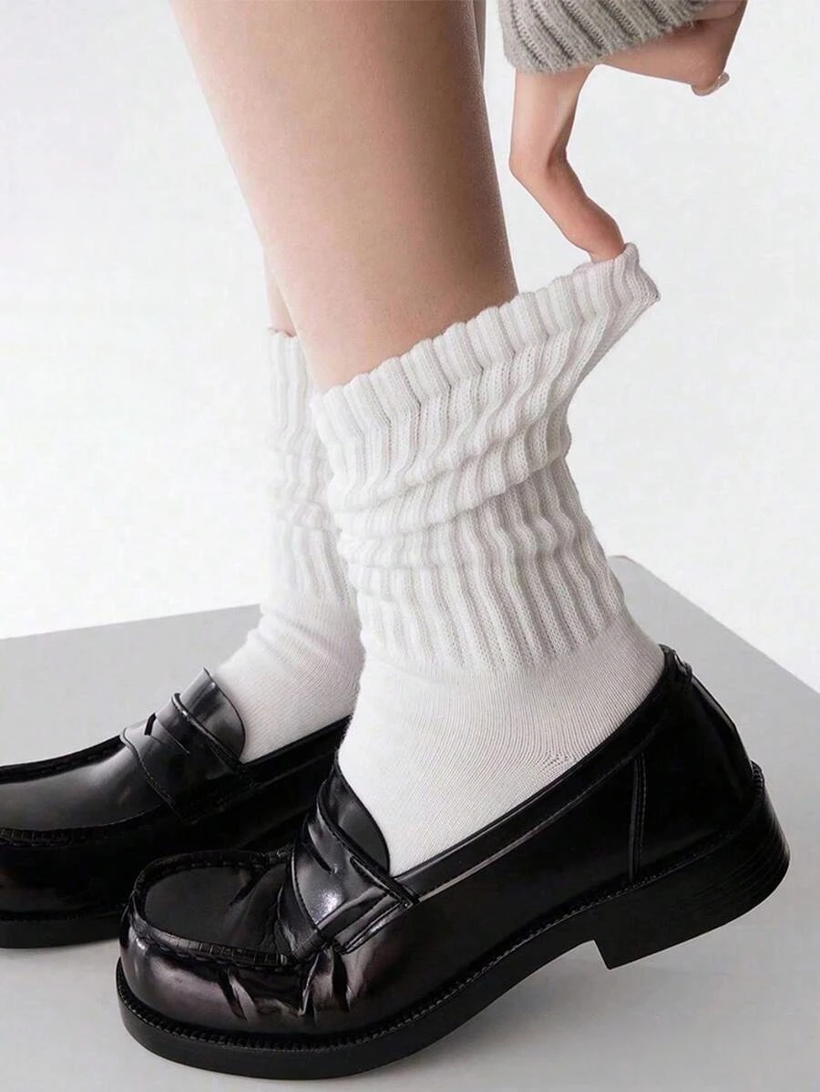 Weiße gerippte Slouchy Scrunch Mid-Calf Tube Skate Socken für Damen, locker sitzende Crew Socken im Vintage Street Style für Teenager-Mädchen – Detail 2