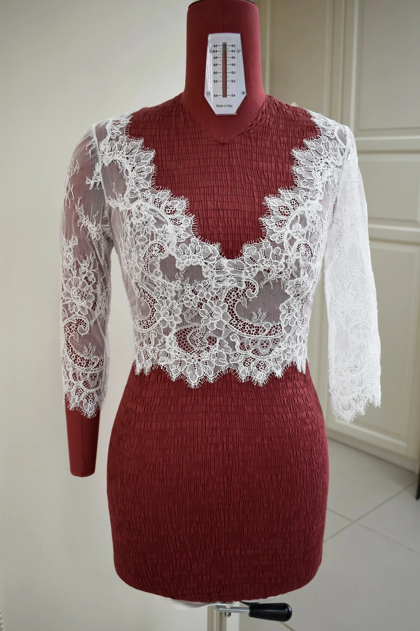 

Кружевные свадебные болеро по индивидуальному заказу с v-образным вырезом, плечи для невесты, иллюзия, рукава 3/4, свадебные накидки, вечернее пальто, женский аксессуар