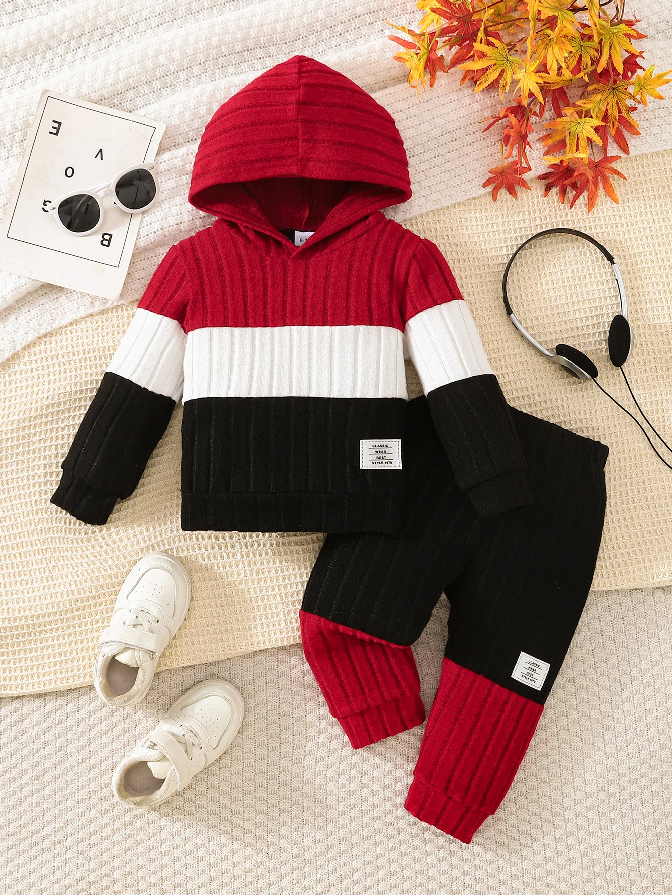 

【Весенне-осенний комбинезон с медведем для маленьких мальчиков】Светло-бежевый хлопковый комбинезон с героями мультфильмов. Это круглая шея с кнопками для удобного наряда.