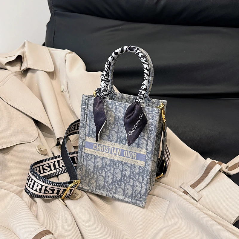 

Elegant Tote Bags For Ladies, Leather Handbags By Luxury Brand, Shoulder Bag Style In Popular Classic Design