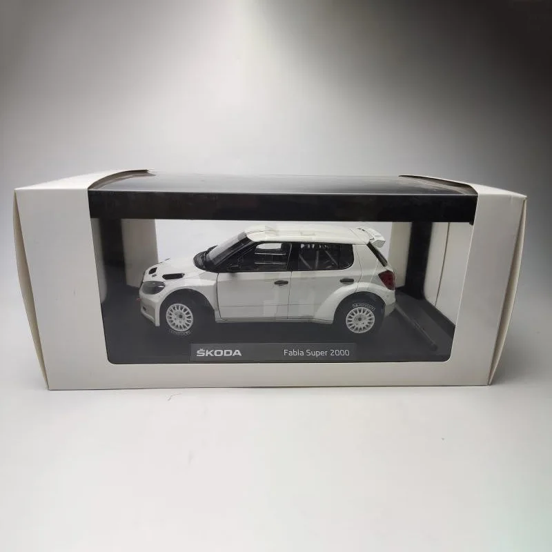 1/18 Scale SKODA FABLA SUPER 2000 Alloy Car Model Collection Ornaments