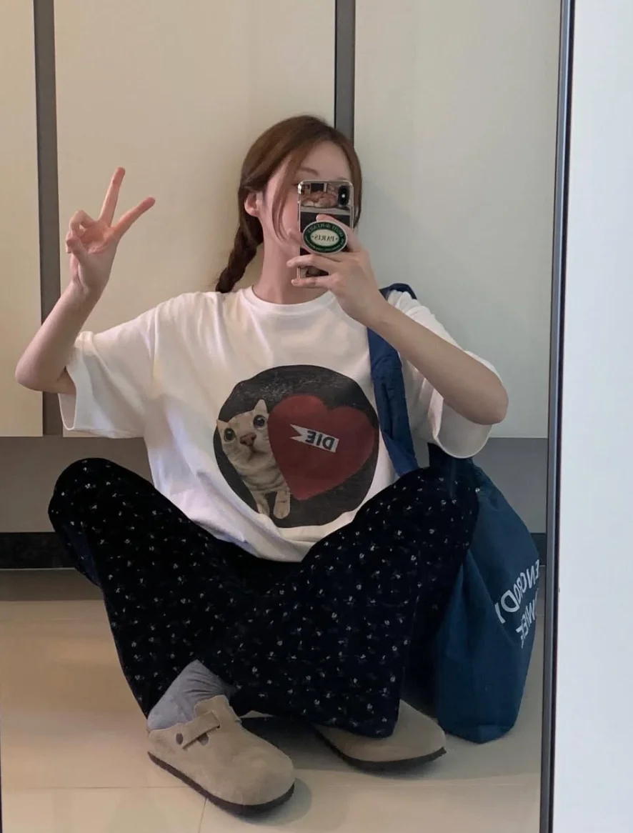 

Свободная круглая футболка с милым сердечком Ne ort Sve, базовый слой, женский топ Dongdaemun, Новое поступление 2025, корейская хлопковая футболка