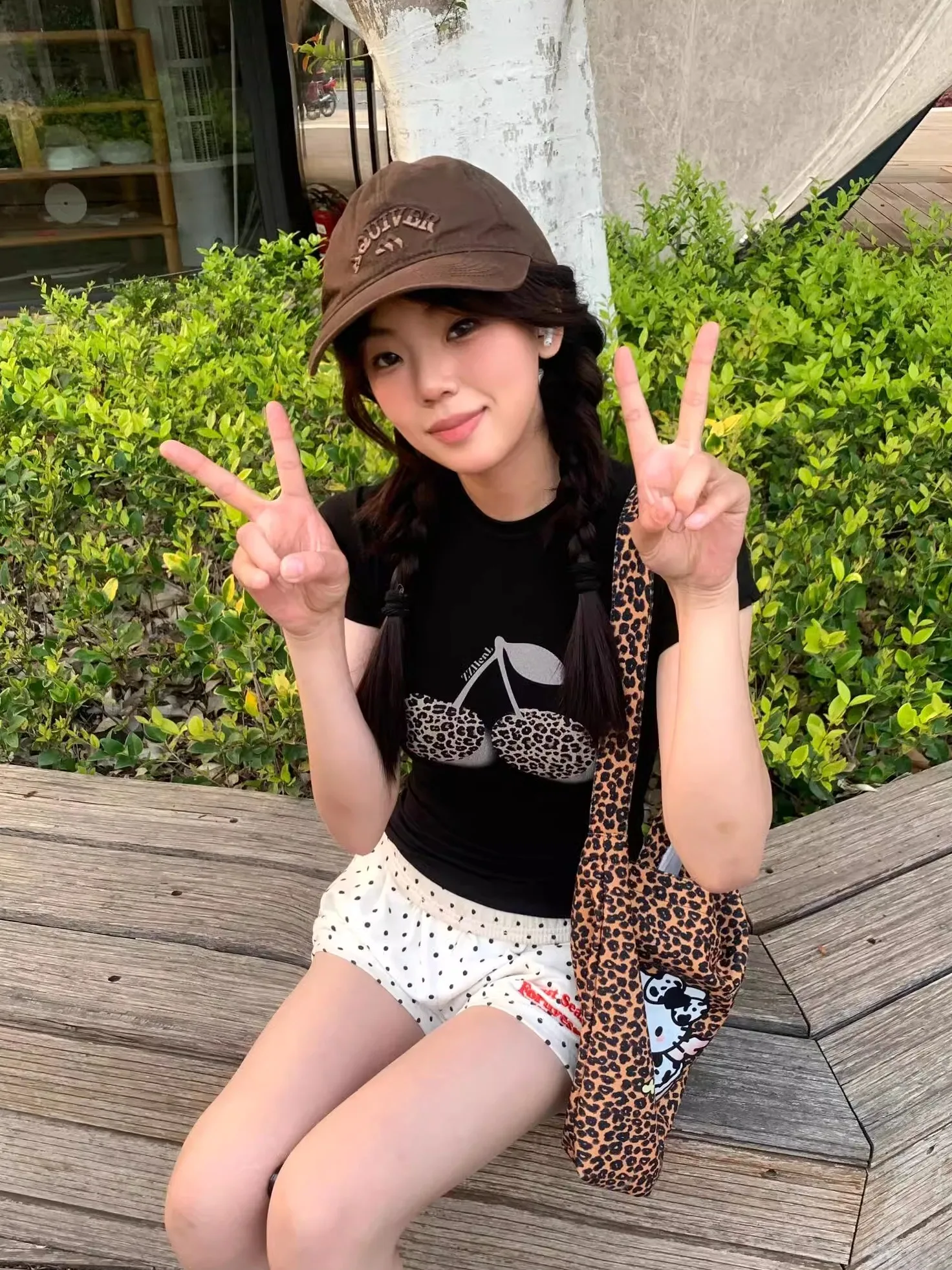 Camiseta Slim Fit com Estampa de Cereja Ins, 100% Algodão, Alta Elasticidade, Padrão de Leopardo, Casual, Top de Verão Feminino