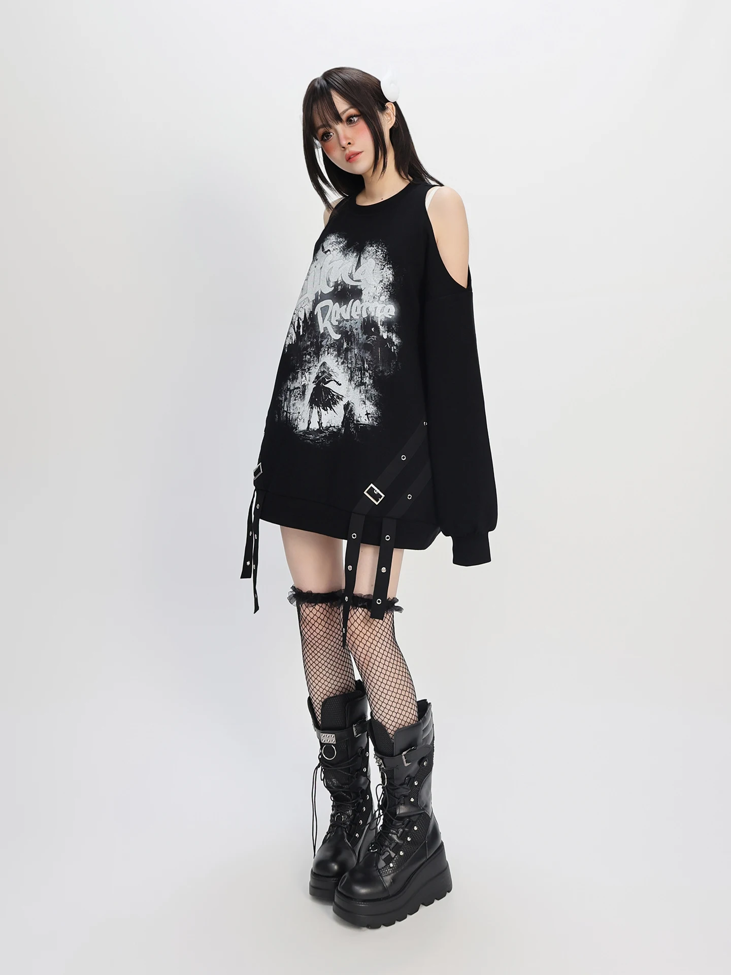 Original Japanese Style Sweet Cool Subculture Round Neck Off-Shoulder Long Sleeve Loose Casual Pullovers Sweatshirt Women Autumn