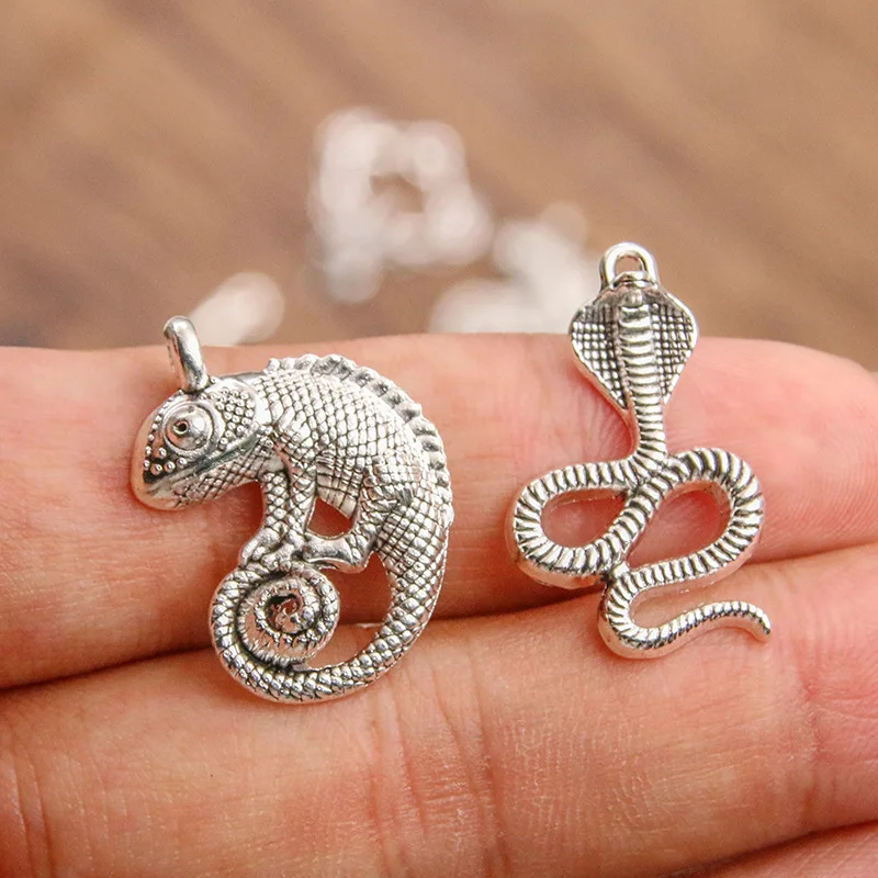 10pcs Alloy Animal Snake Lizard Deer Tiger Monkey Charm Bracelet Earrings Keychain Bag Necklace Pendant Decoration Accessories