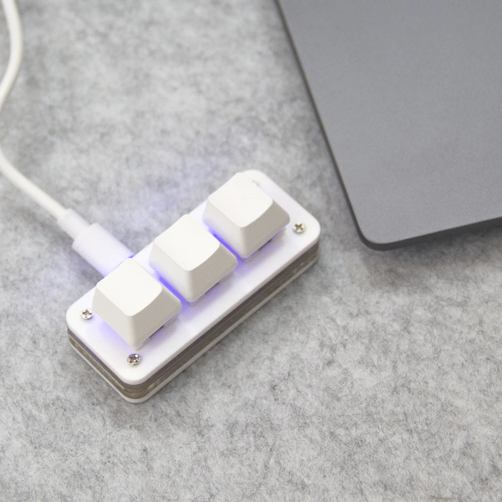 Novo Teclado Mecânico Mini RGB com Fio, 3 Teclas Programáveis para Macros, Combos de Tap Dance e Switches Vermelhos e Azuis DIY