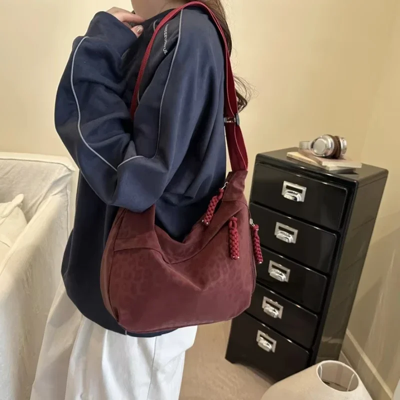 New Fashion Leopard Print Crossbody Bag Women Large Capacity Hobo Shoulder Bag Lightweight Casual and Versatile Storage Bags