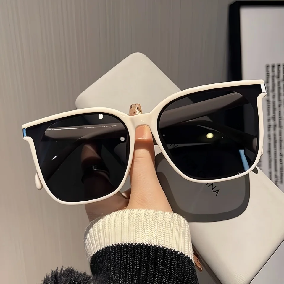

Минималистичные модные солнцезащитные очки в стиле Instagram, трендовые, нейтральные, универсальные, для повседневной носки, отдыха, путешествий, с защитой от УФ-излучения UV400.
