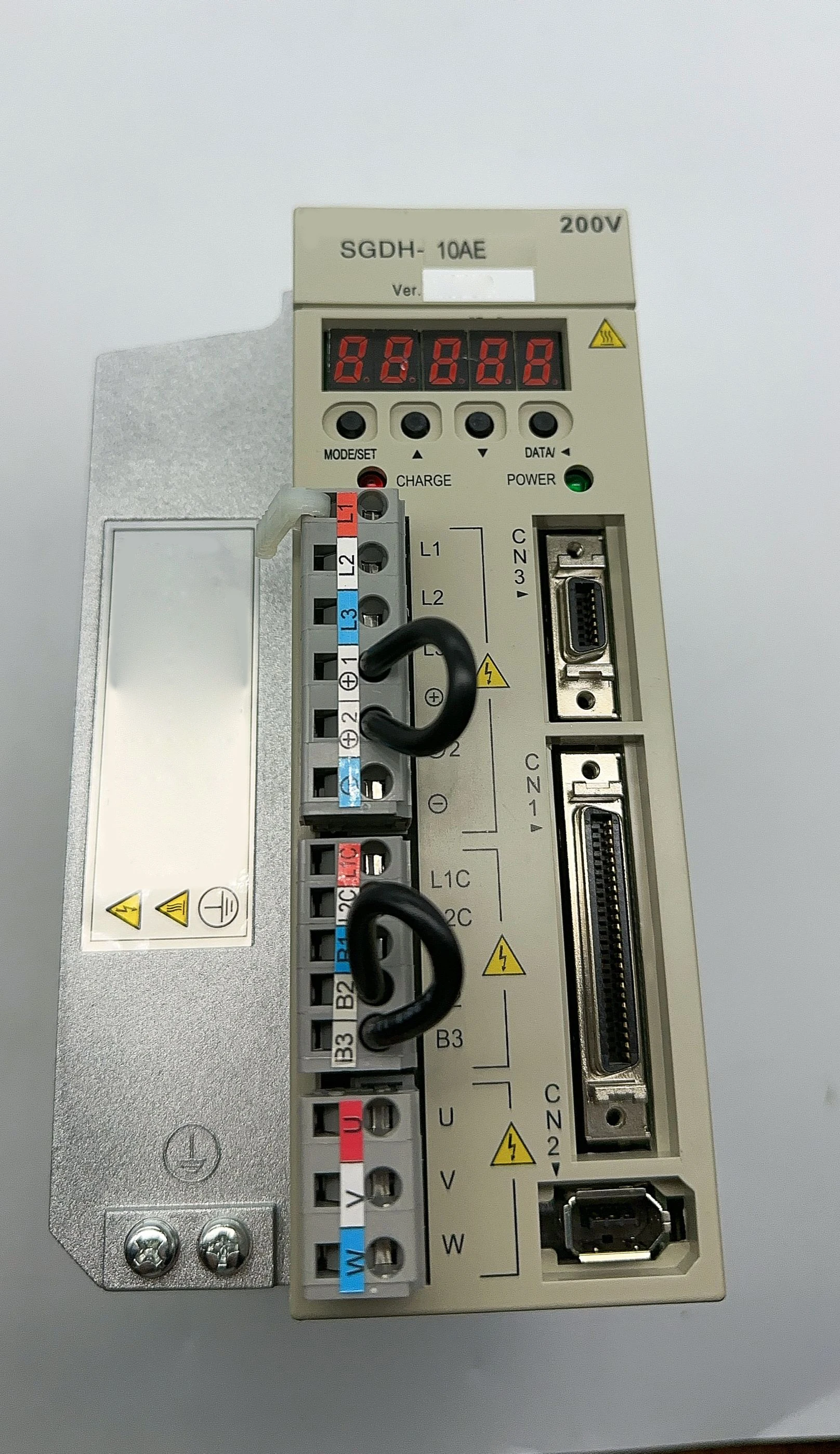 

SGDH-10AE Yaskawa servo drive original genuine product