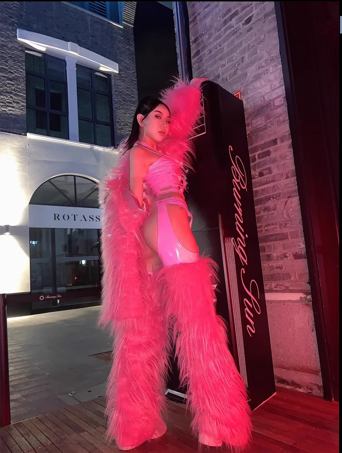 Nightclub stage costumes, women's pink fur, grand opening show, sexy clothing