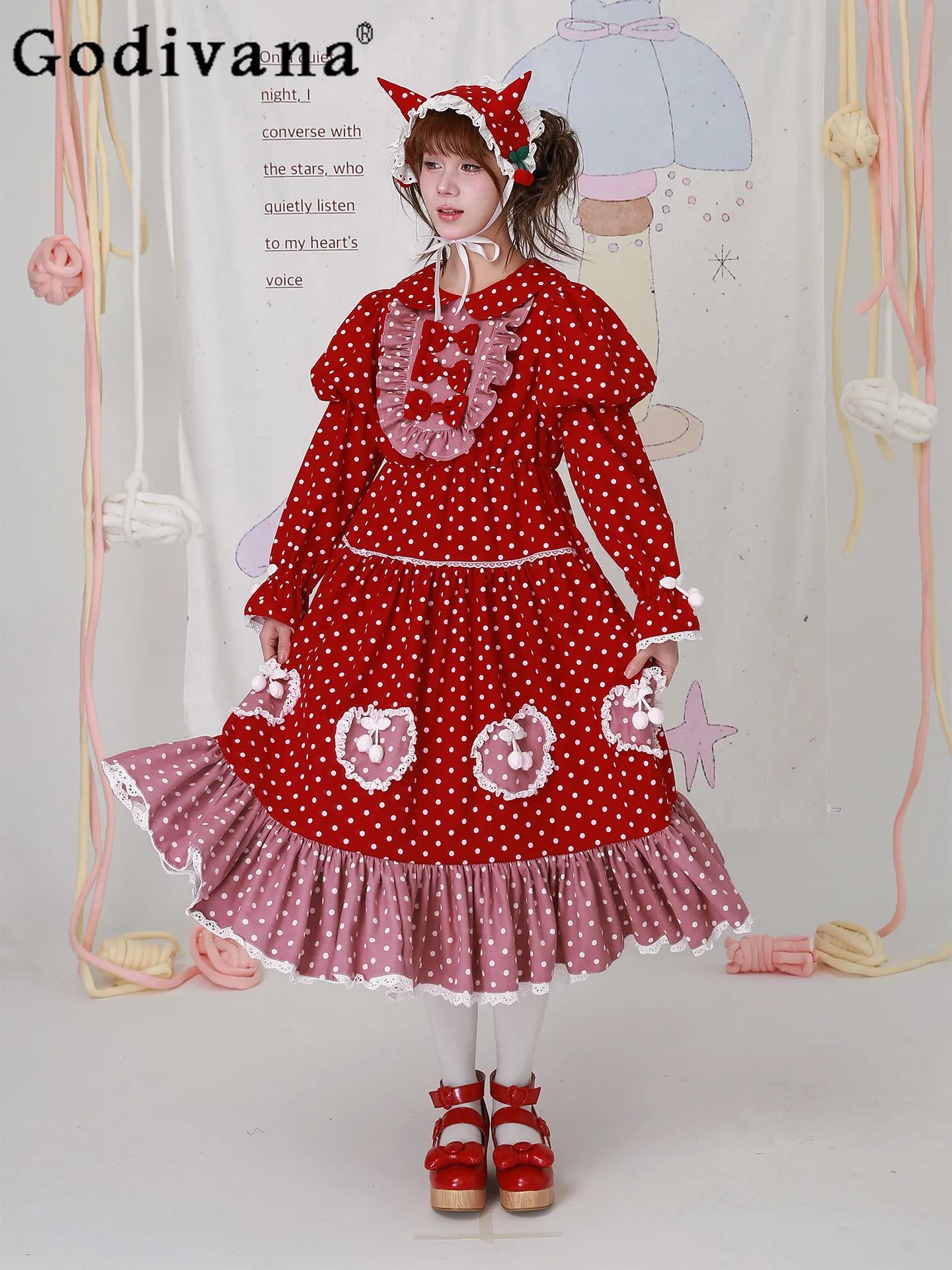 

Japanese original retro Christmas red sweet cute girl dress Lolita ancient feeling red polka dot doll feeling long sleeve dress