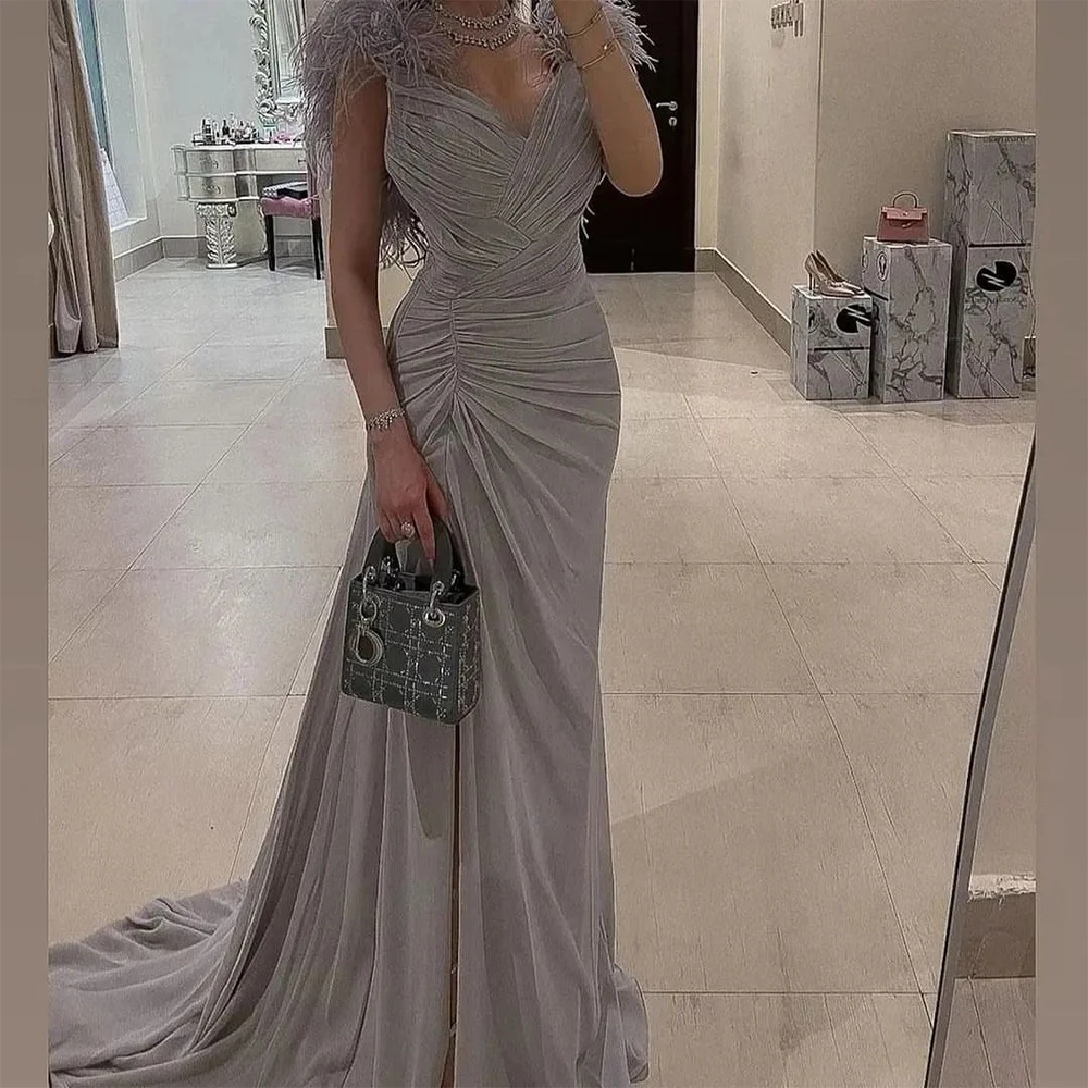 V-Neck Sleeveless Pleat Ruched Saudi Arabic Prom Dress Wedding Party Gown 2023 Luxury Feathers Mermaid Evening Dresses