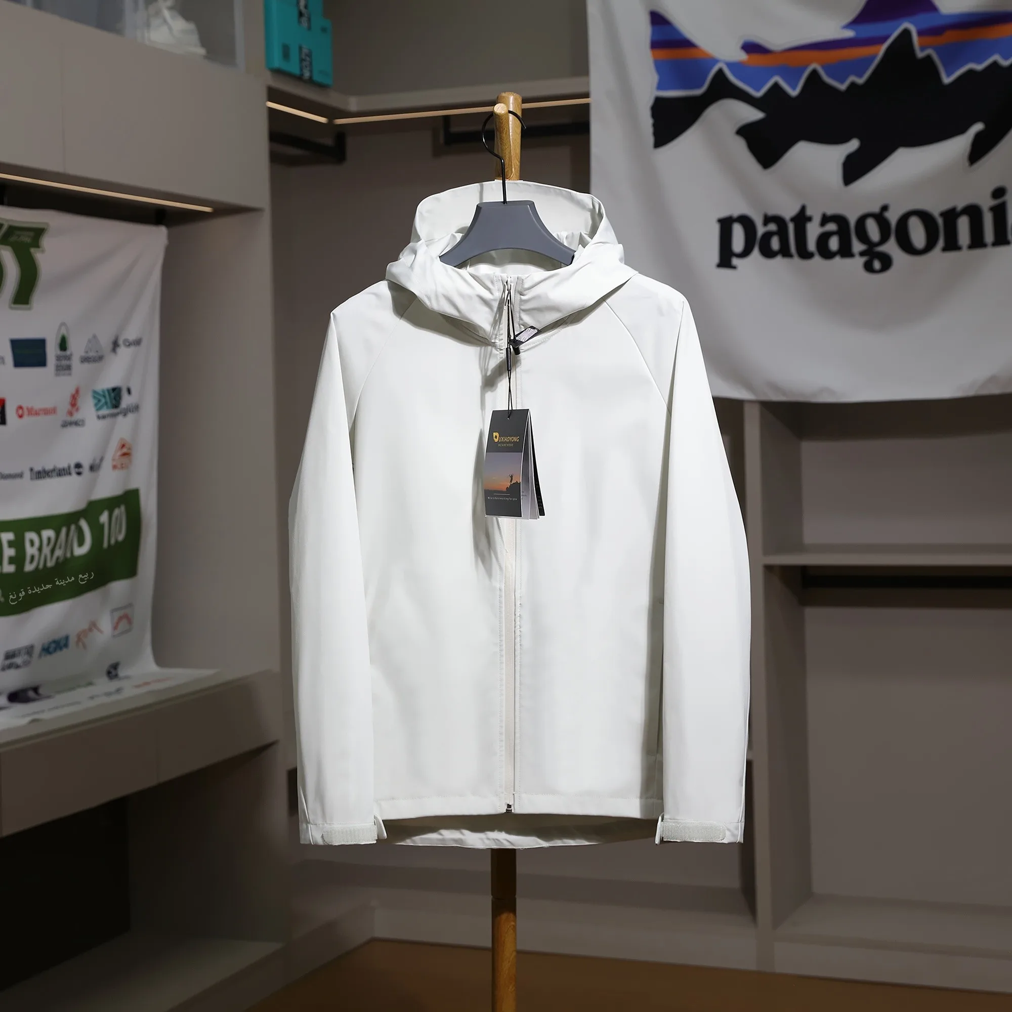 

Women's Breathable Waterproof Hooded Jaet Commute Soft ell Coat Casual Faion Urban Sle Long Sve Zipper Closure
