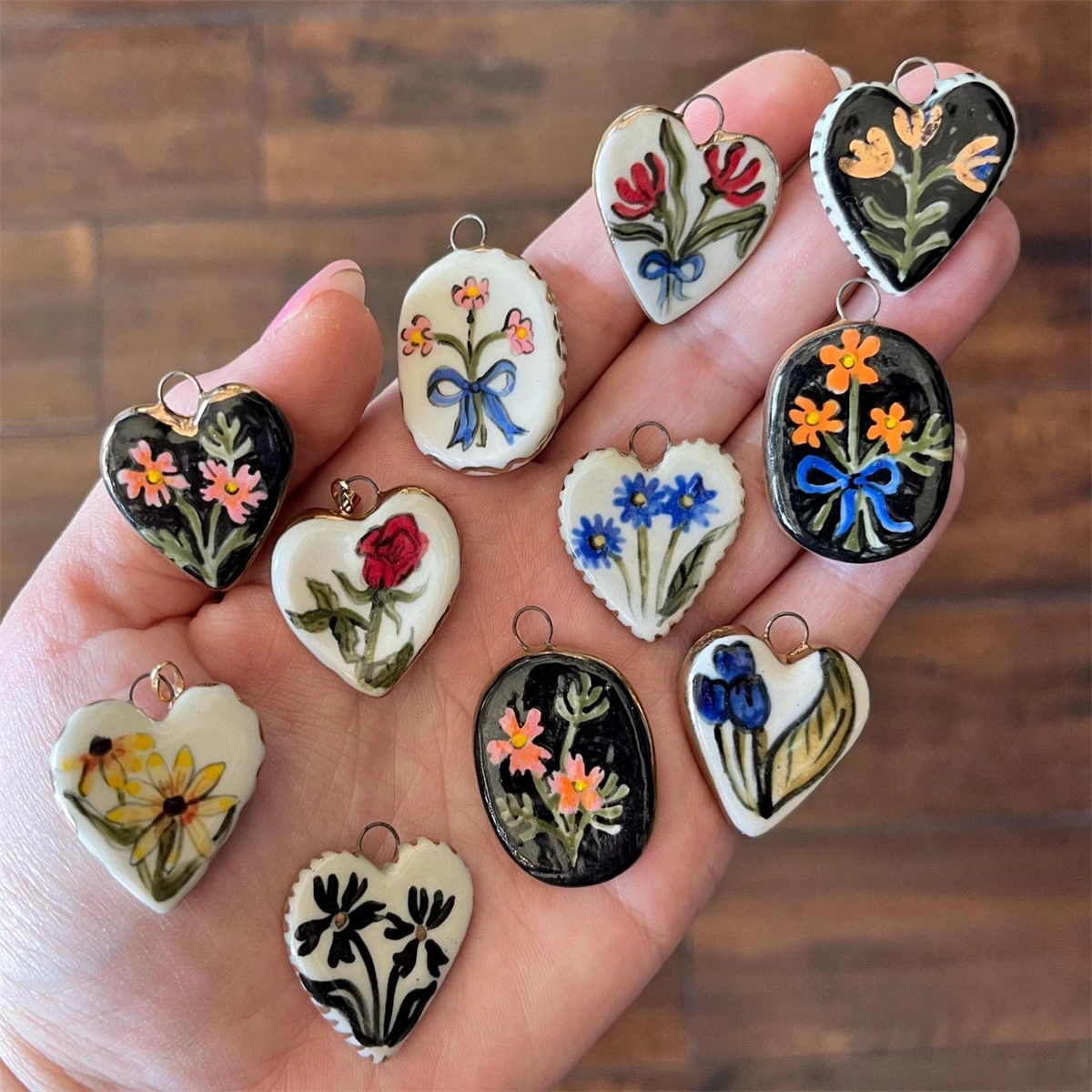 Colgante con estampado de hierba y flores de acero inoxidable, pintura al óleo con goteo de amor artesanal, preservación del color chapado en oro