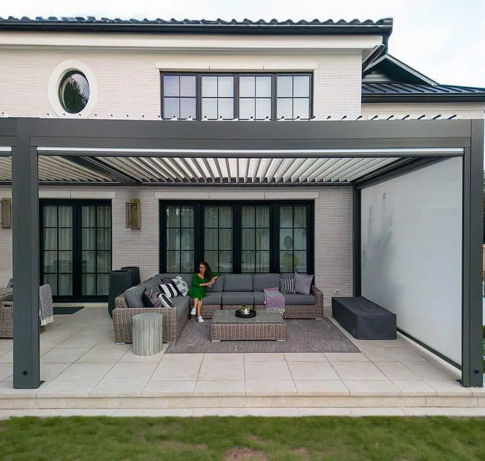 

Умная регулируемая моторизованная биоклиматическая пергола с поворотными ламелями, водонепроницаемая алюминиевая беседка с дистанционным управлением