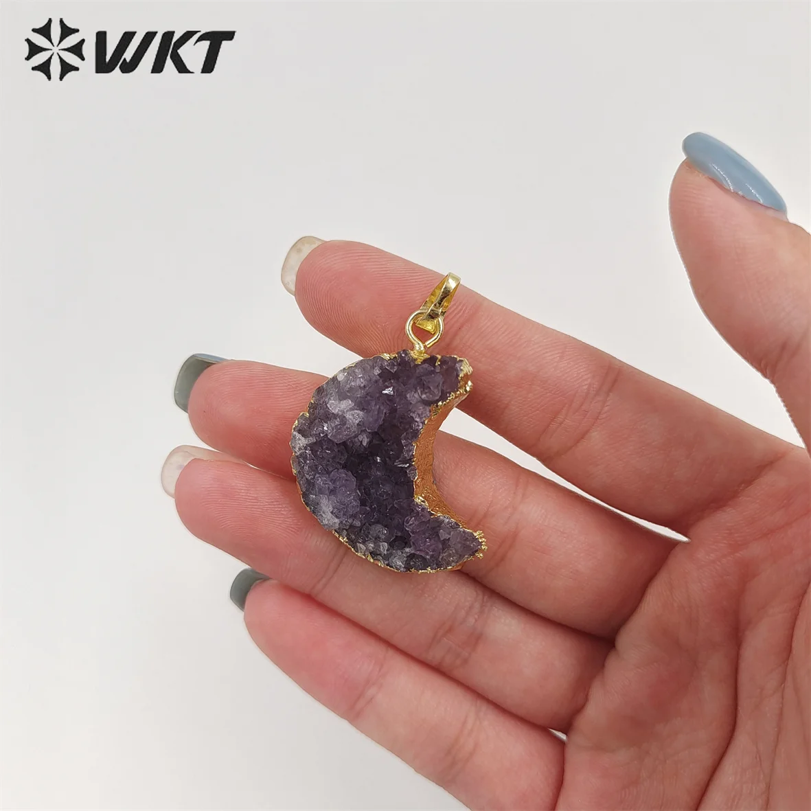 WT-P1858 Amazing Fashion Gold Trim Crescent Moon Druzy Amethyst Stone Pendant Small Women Brazil Moon For Necklace