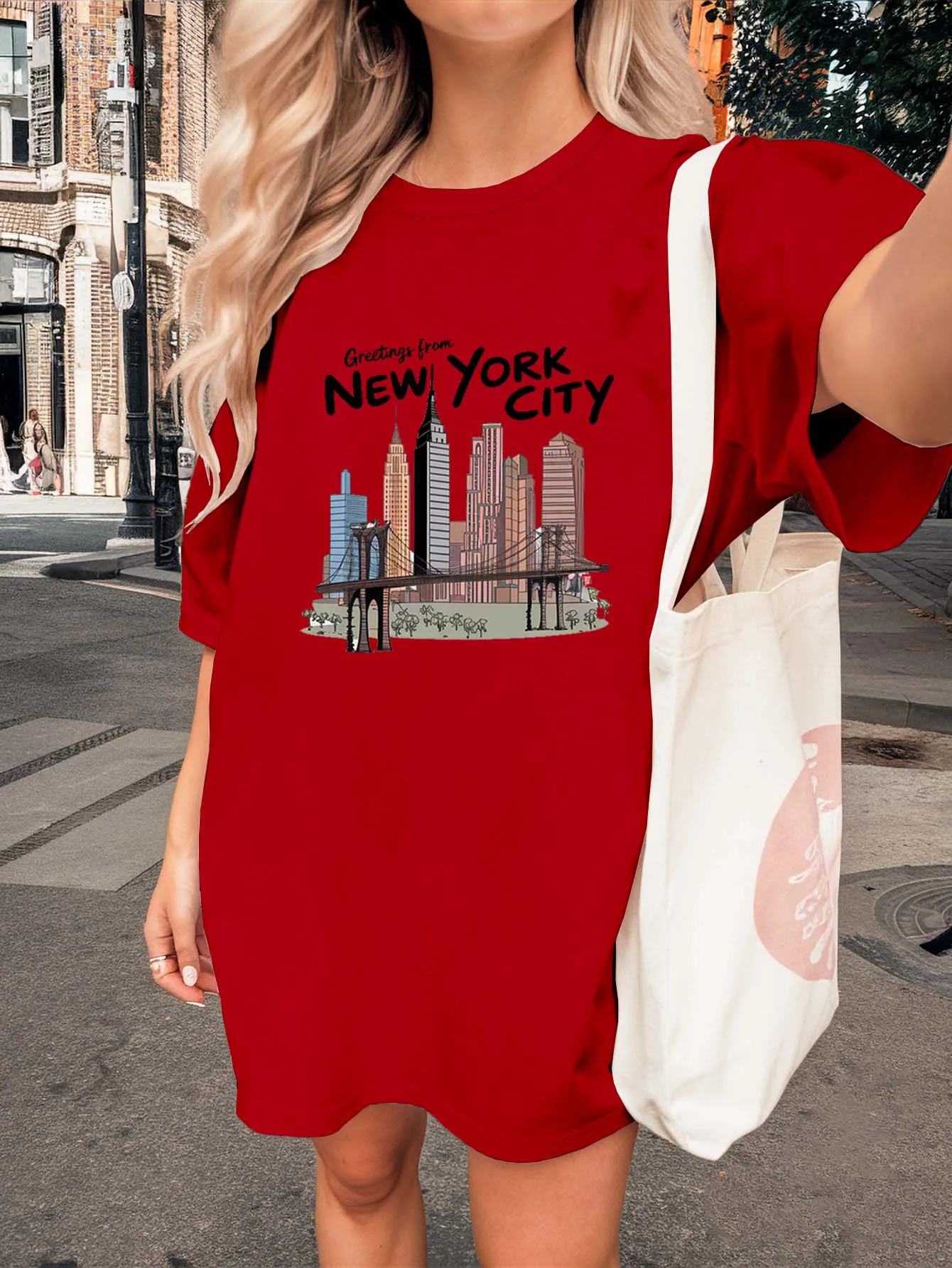 Camiseta gráfica de Saudações plus size da cidade de Nova York Capturando requintadamente charme urbano e elegância