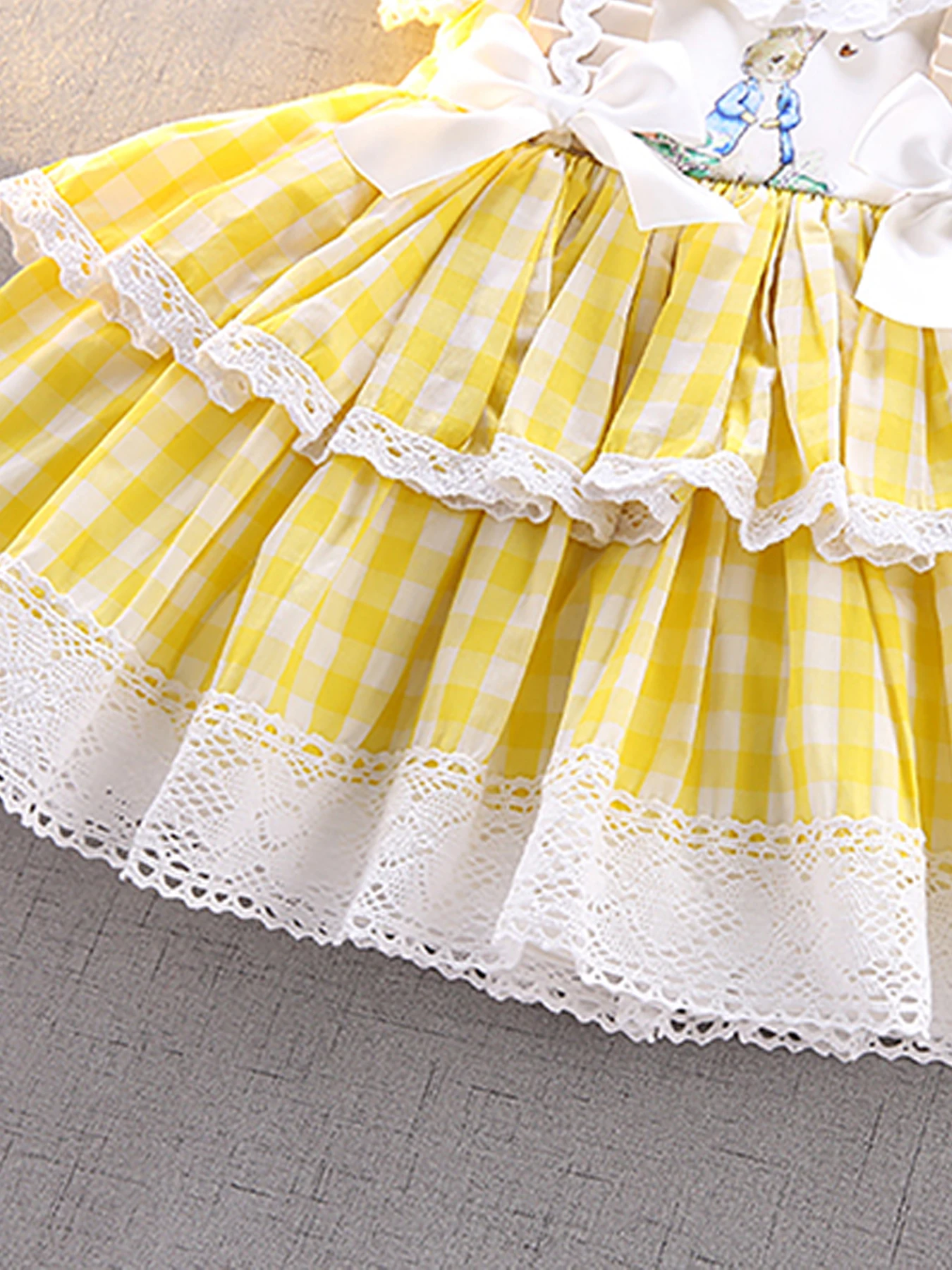 Girls Exquisite Princess Dress Yellow Elegant Bow Short Sleeve dress Perfect For Parties Stage Performances or Weekend Travel