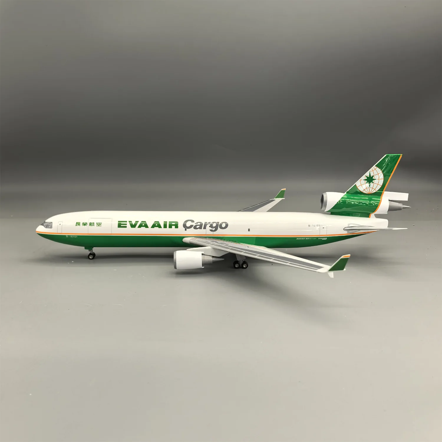 47cm EVA Air Cargo MD-11 Diecast Resin Model Airplanes 1:130 Scale Aircraft With Wheels & Base Assemble Gifts Display Collection