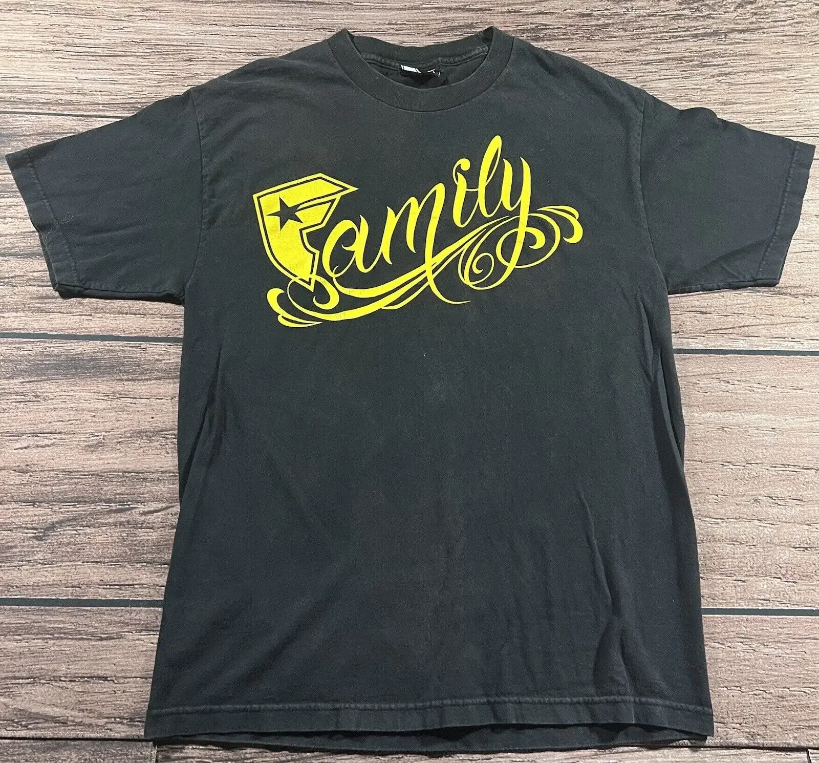 Vintage Famous Stars And Straps Logo Family Black Yellow T Shirt Size Large