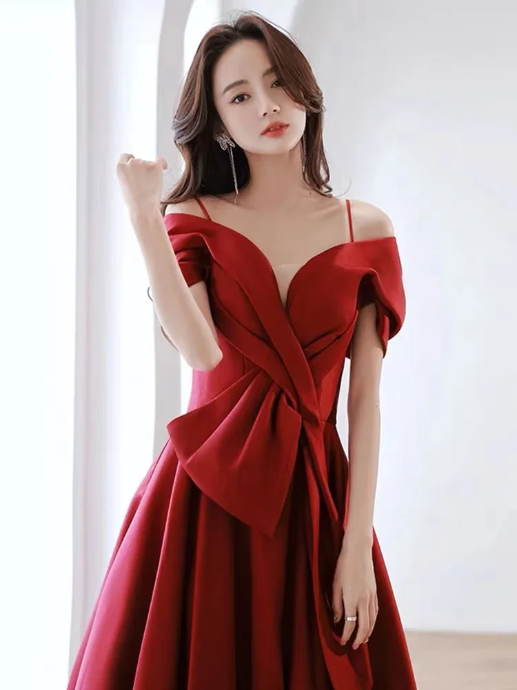 

Burgundy Satin Prom Dresses For Women A-Line Spaghetti Straps Slim Off The Shoulder Ruched V-Neck Backless Wedding Gown Vestidos